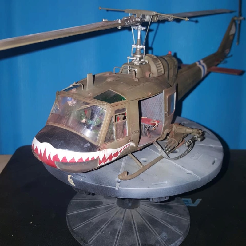 Bell UH-1C de chez REVELL-1.35ème 12891910