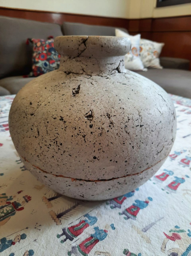 Help with identifying the pottery type and origin Photo115