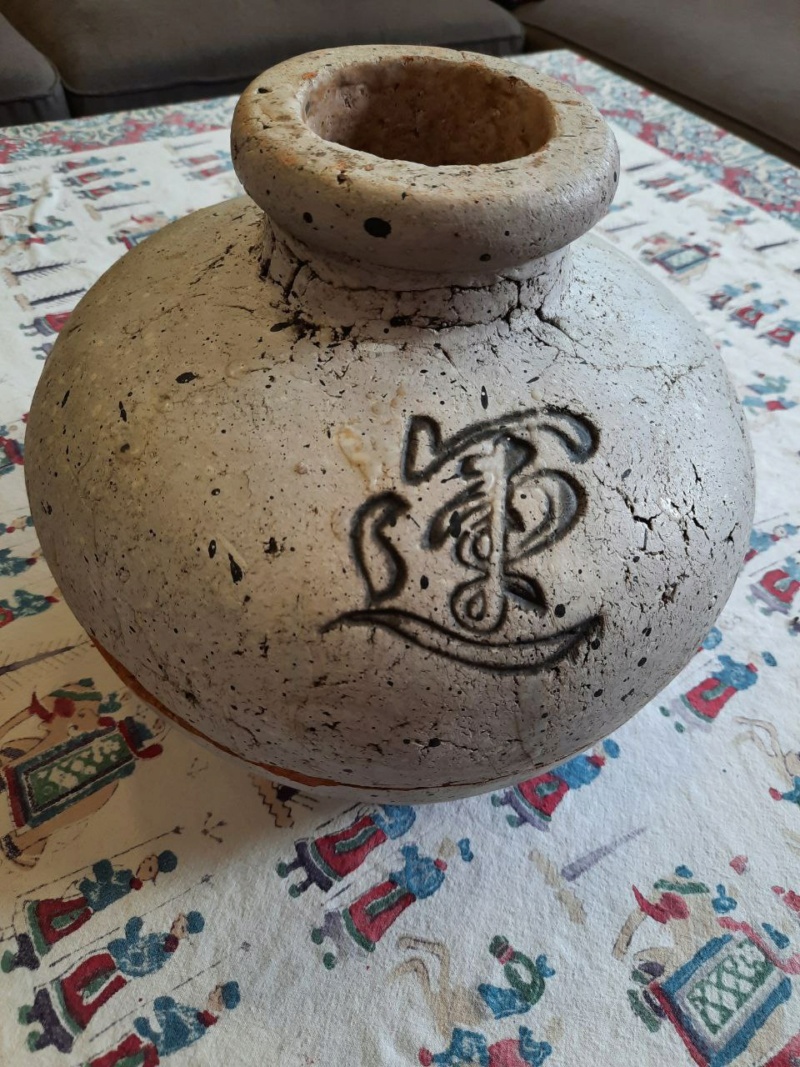 Help with identifying the pottery type and origin Photo117