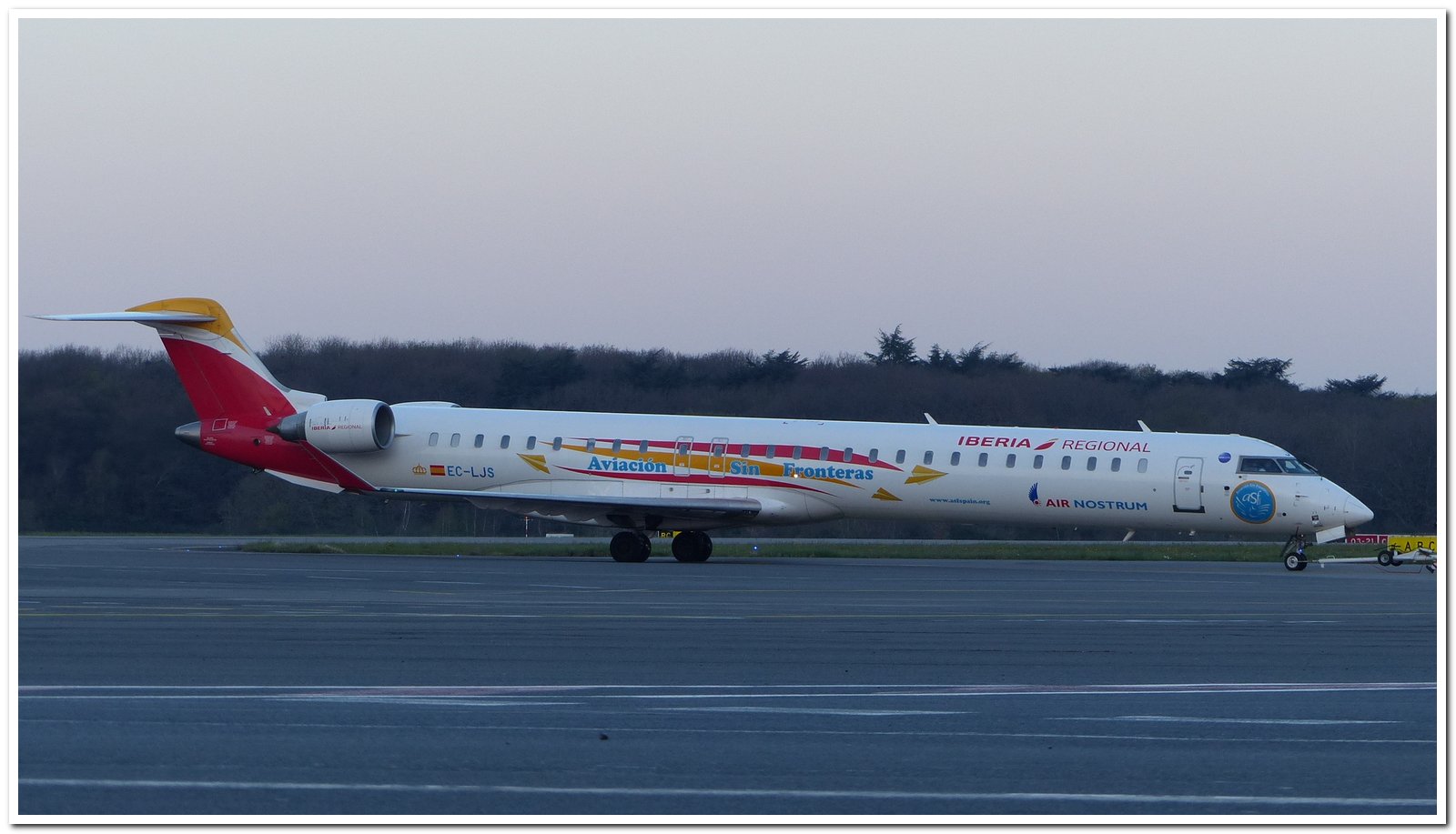  [30/03/2019] CRJ1000 (EC-LJS) Iberia Regional "Aviacion sin fronteras"lencia CF" livery Crj10010