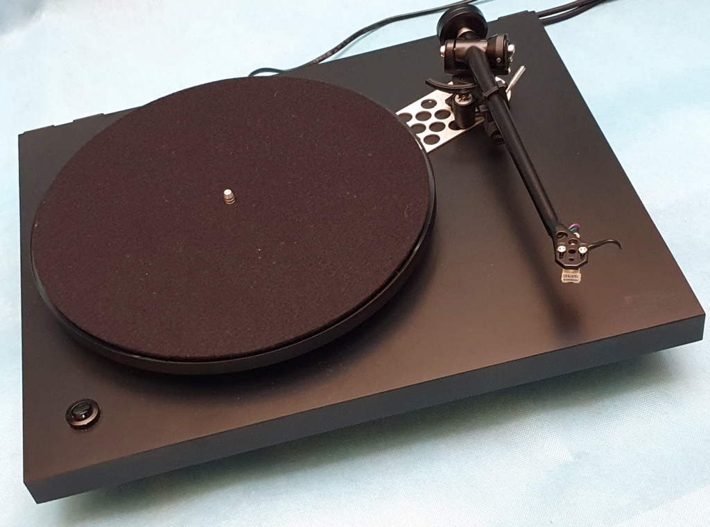 Rega Planar 3 turntable SOLD Rega-c10