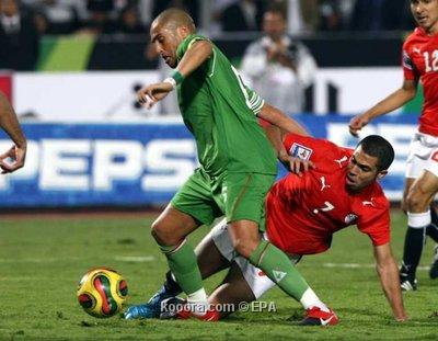 الفيفا تنفي اي توجه لاعادة مباراة مصر والجزائر. Epa_so10