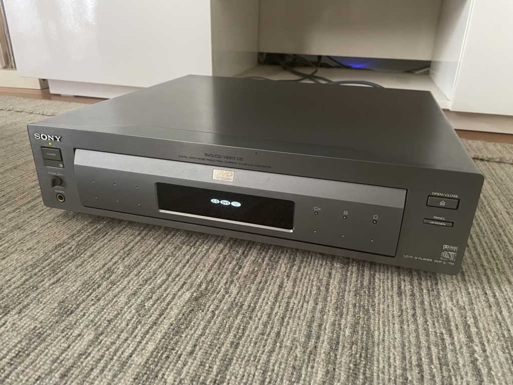 SONY DVP S-7000 CDPlayer/DVD Player 562eae10