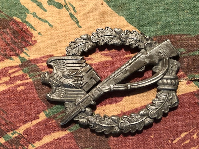 Authentification Infanterie Badge, NSDAP et Divers Img_1920