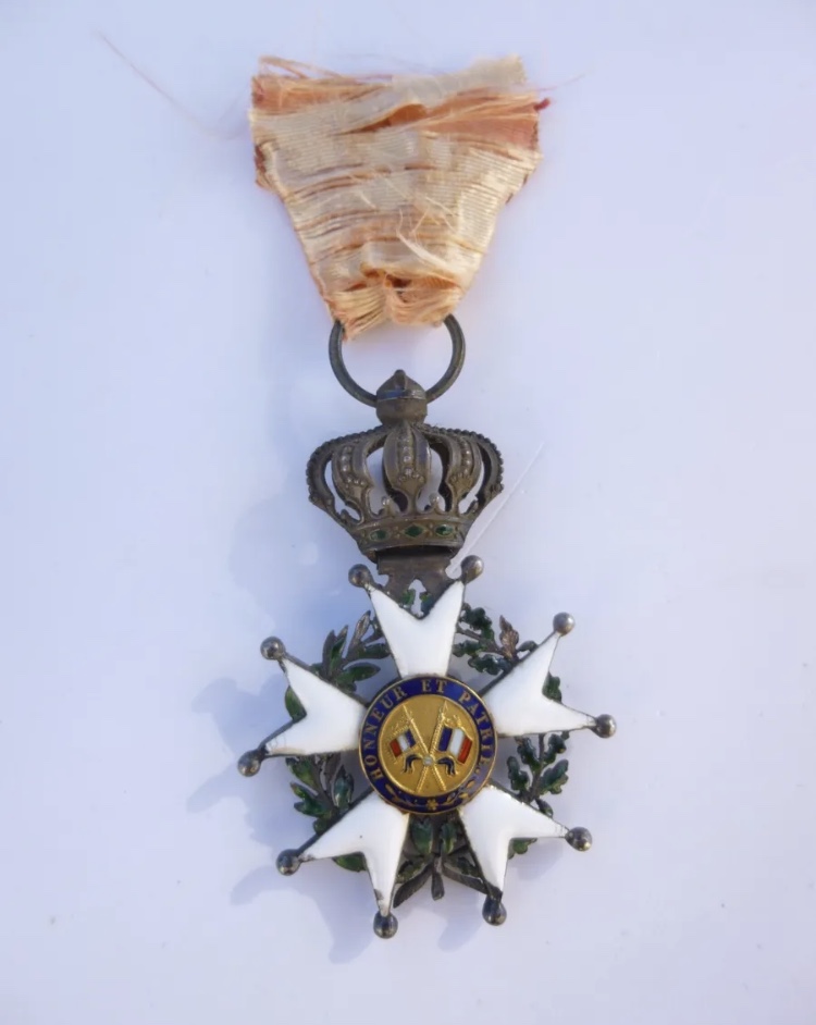 Légion d’honneur Monarchie de Juillet bizarre ?  D0b6b810