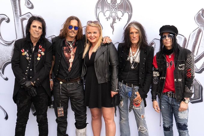 Le groupe Hollywood Vampires . - Page 2 Jojofr10