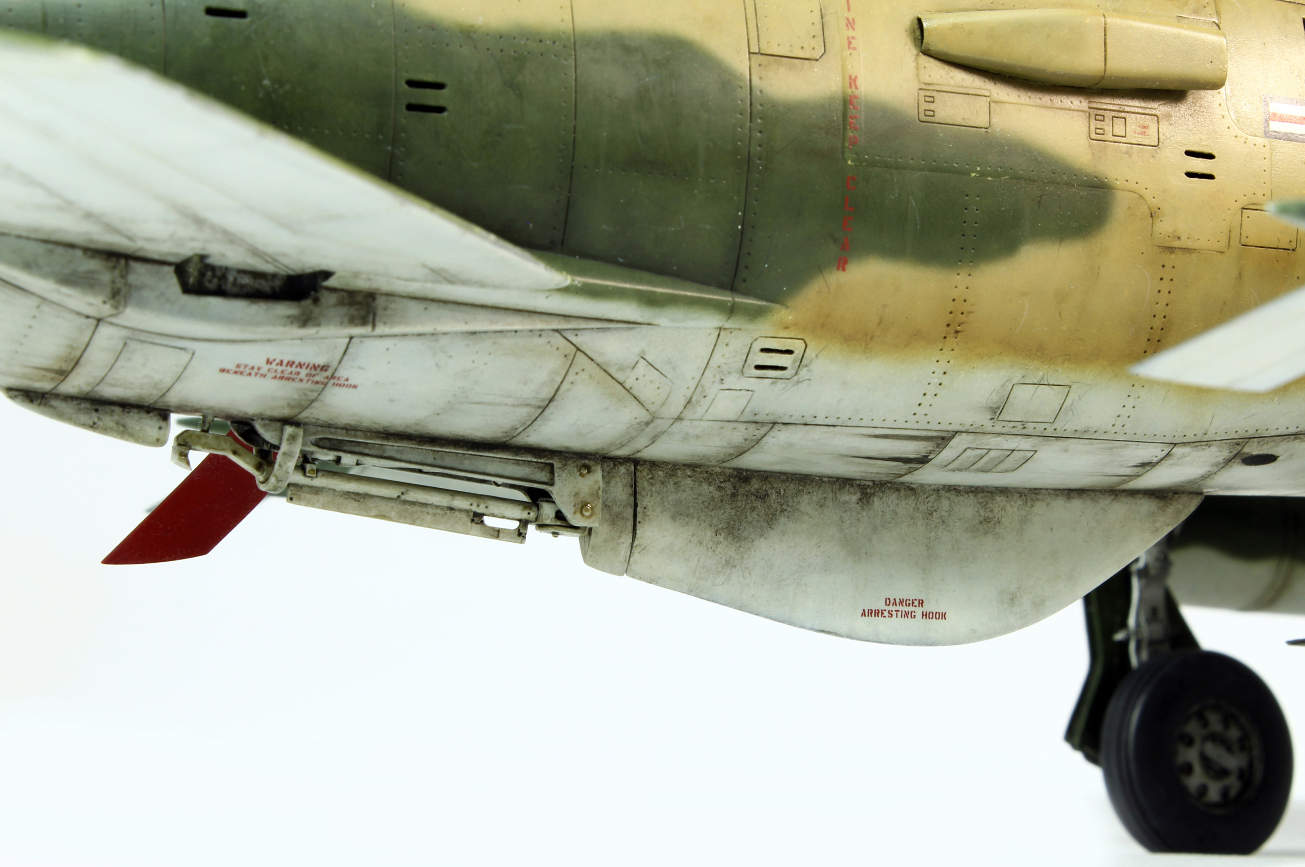 [Trumpeter] Republic F-105D Thunderchief  "Hanoï Special" 1/32 Img_3734