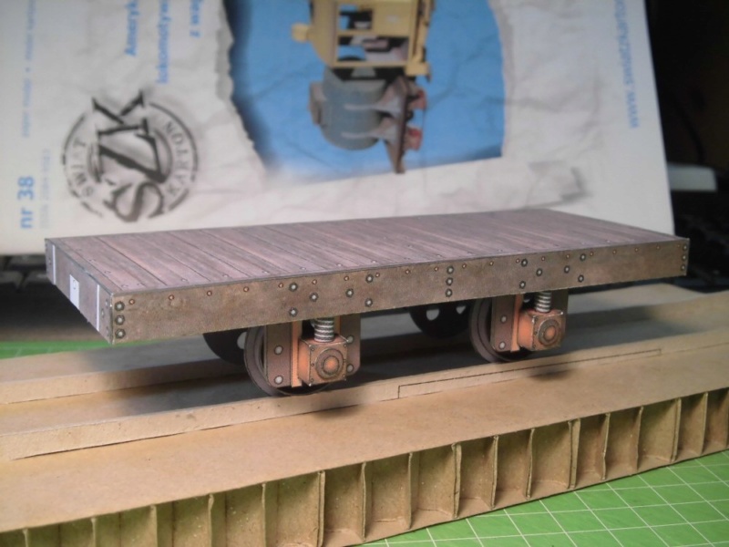 Zwei Anhänger zur Davenport Diesellok / Swiat z Kartonu, 1:25 Cimg4745