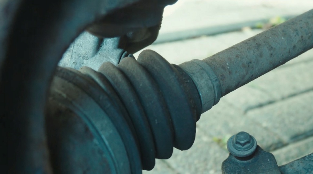 Roue AVG qui ne roule plus (sauf en roulant, ça force) Cardan10