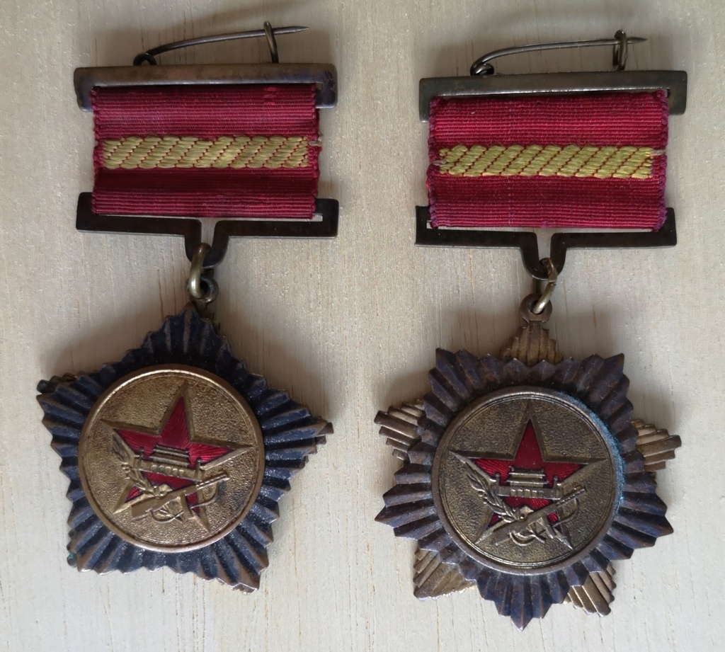 Les décorations militaire de la période Maoïste Commzo26