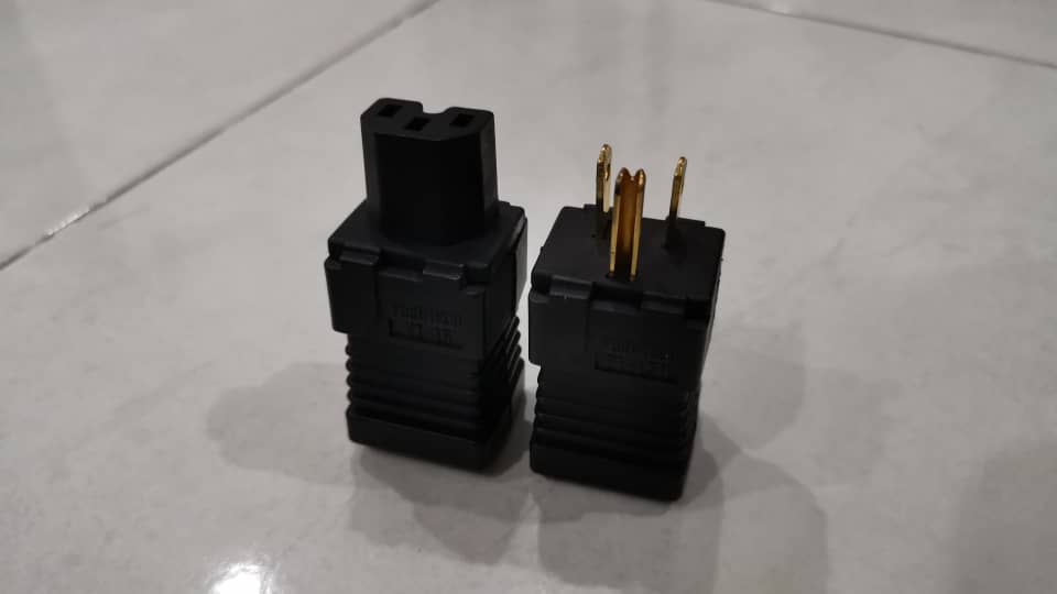 Furutech power connectors (sold) 44de7610