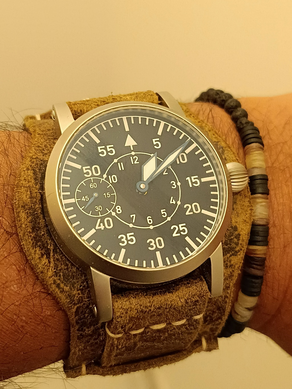 christopher ward - Feu de vos montres d'aviateur, ou inspirées du monde aéronautique - Page 41 17142111