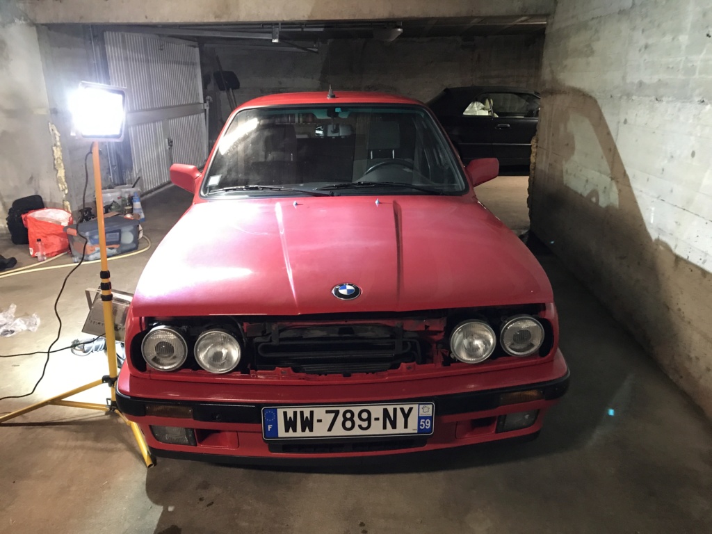 Un 325iX Touring rouge  0e4c7310