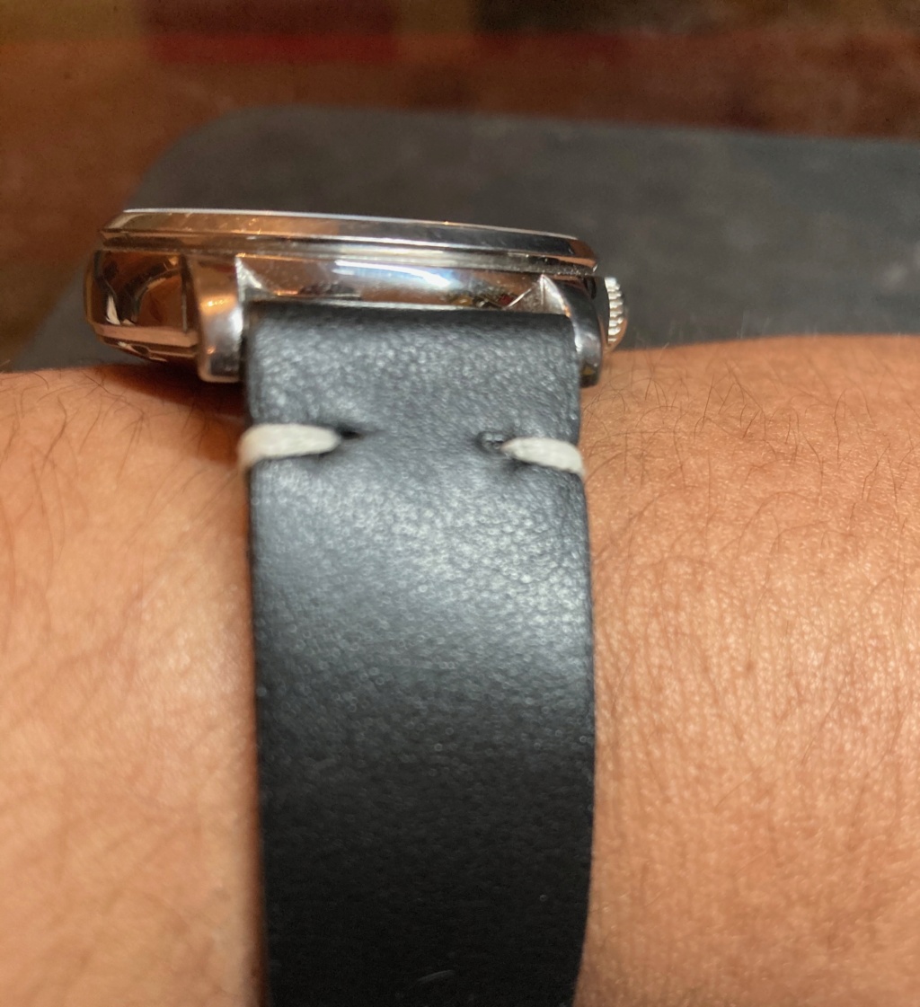 Recherche bracelet cuir "vintage"  Img_5015