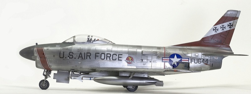  F-86 Sabre Dog. Kittyhawk 1/32. 6-111