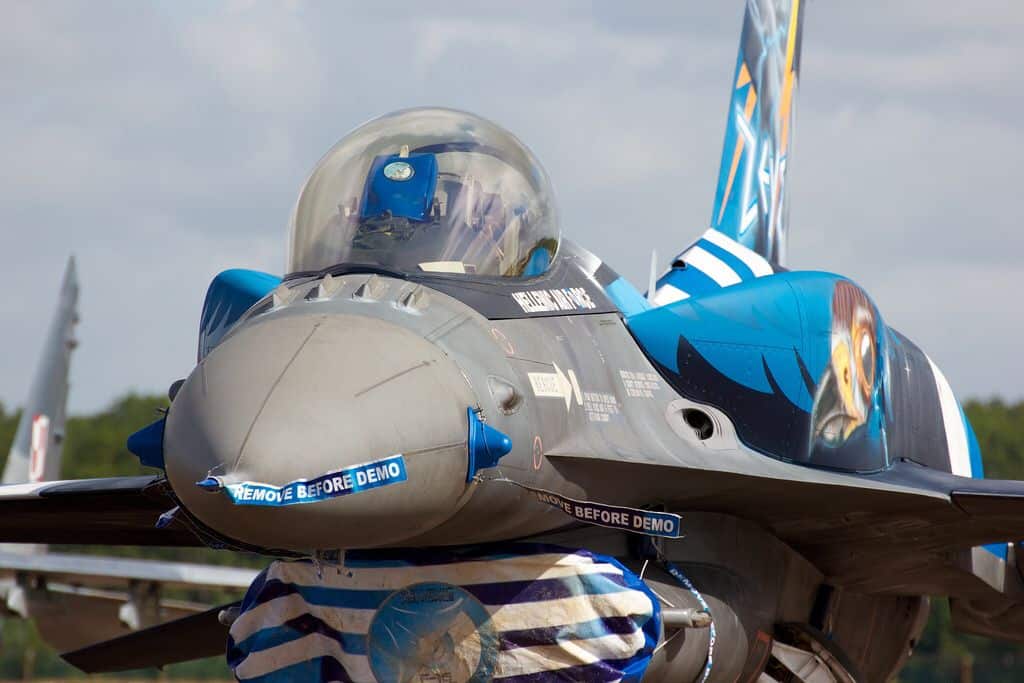 صنع في اليونان : مقاتلات F-16 Vipers وطائرات بدون طيار 1-5510