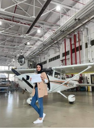 أردنية عشرينية تحصل على رخصة لصيانة الطائرات من أميركا 16296310