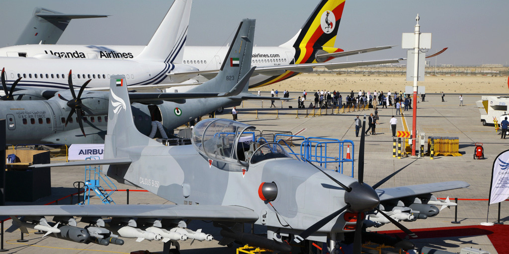 Calidus الإماراتية تكشف عن طائرة B-350 التدريبية / الهجومية / مكافحة التمرد 5dwm2710