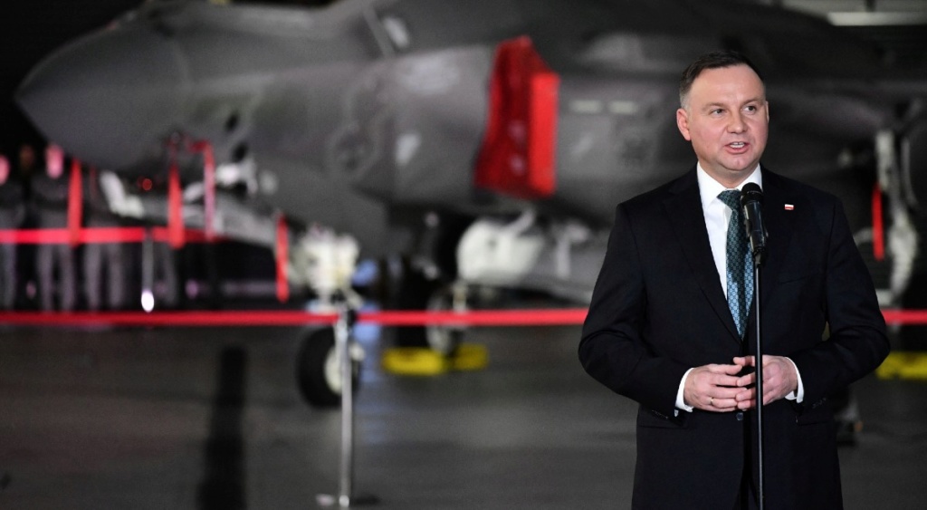 بولندا مهتمه بشراء مقاتلات F-35 الامريكيه  7025c510