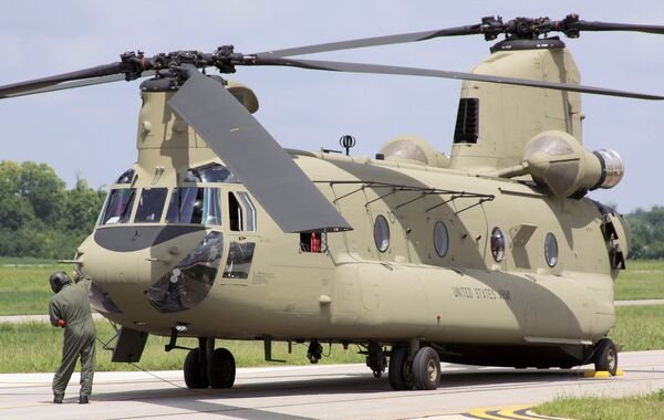السعودية تتسلم أول طائرة من طراز CH-47F Chinook  Bsp_1210