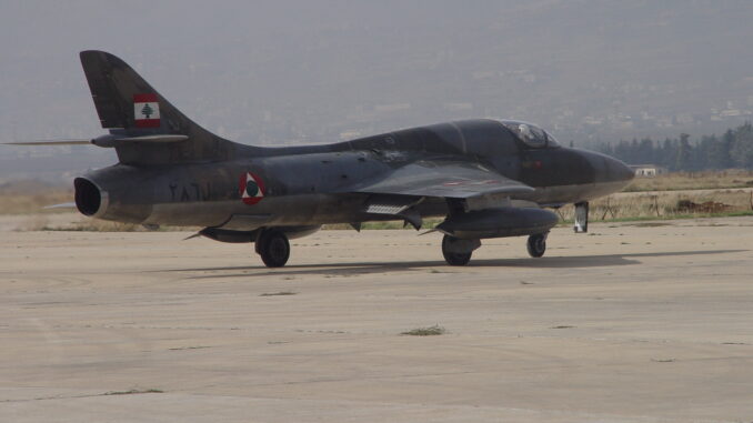 لبنان يبيع طائراته العسكرية المتقادمة وللحصول على طائرات تدريب جديدة Dsc09510