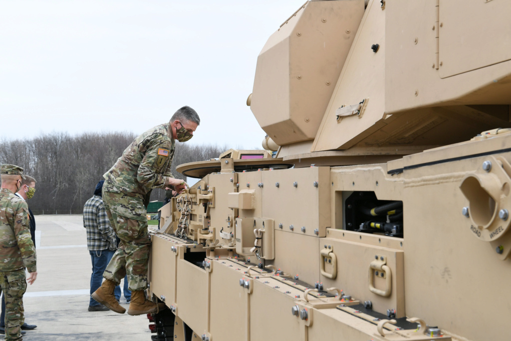 الجيش الامريكي يختار شركتي General Dynamics و BAE Systems لتطوير الدبابه الخفيفه MPF Ewwl1q10
