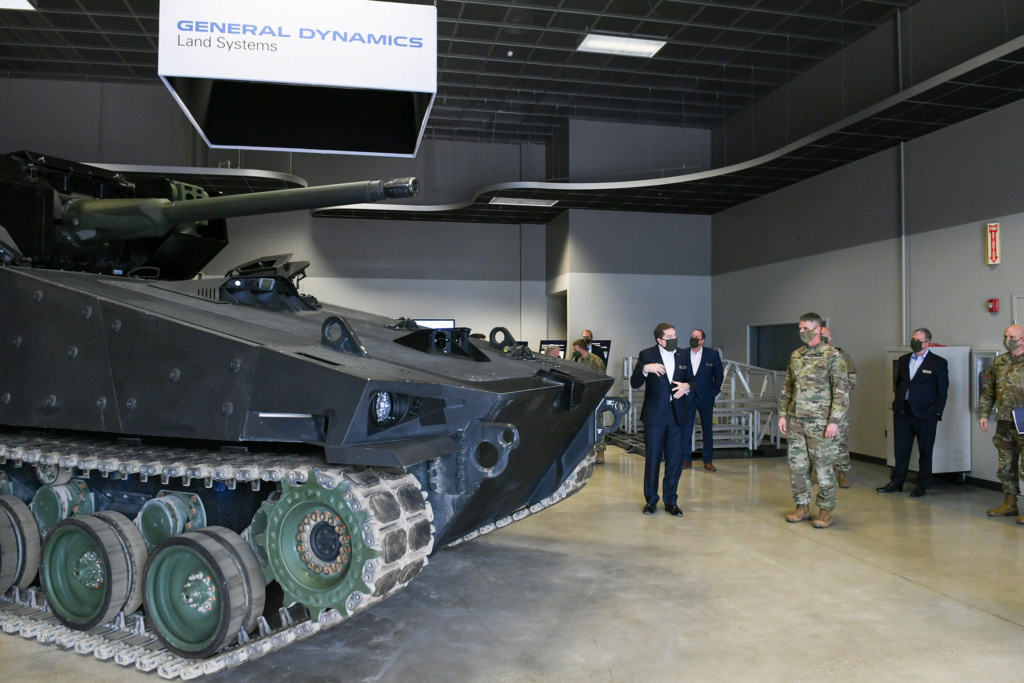 الجيش الامريكي يختار شركتي General Dynamics و BAE Systems لتطوير الدبابه الخفيفه MPF Ewwl1t10