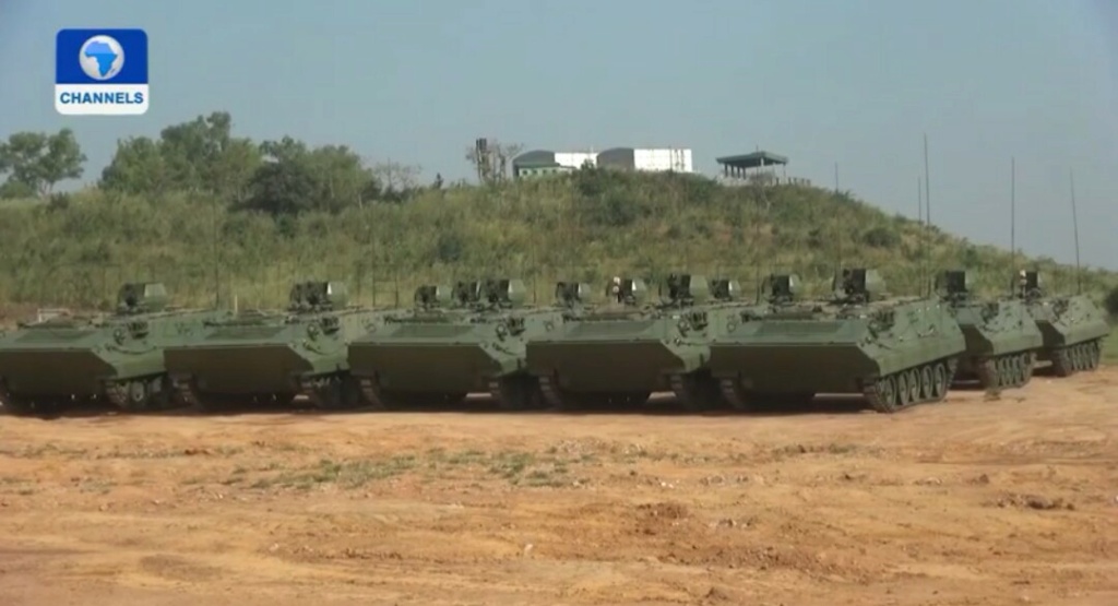 الجيش النيجيري يستلم 60 ناقلة جنود مدرعة مجنزرة نوع VP1 Type 89 ZSD Fc2jtv10