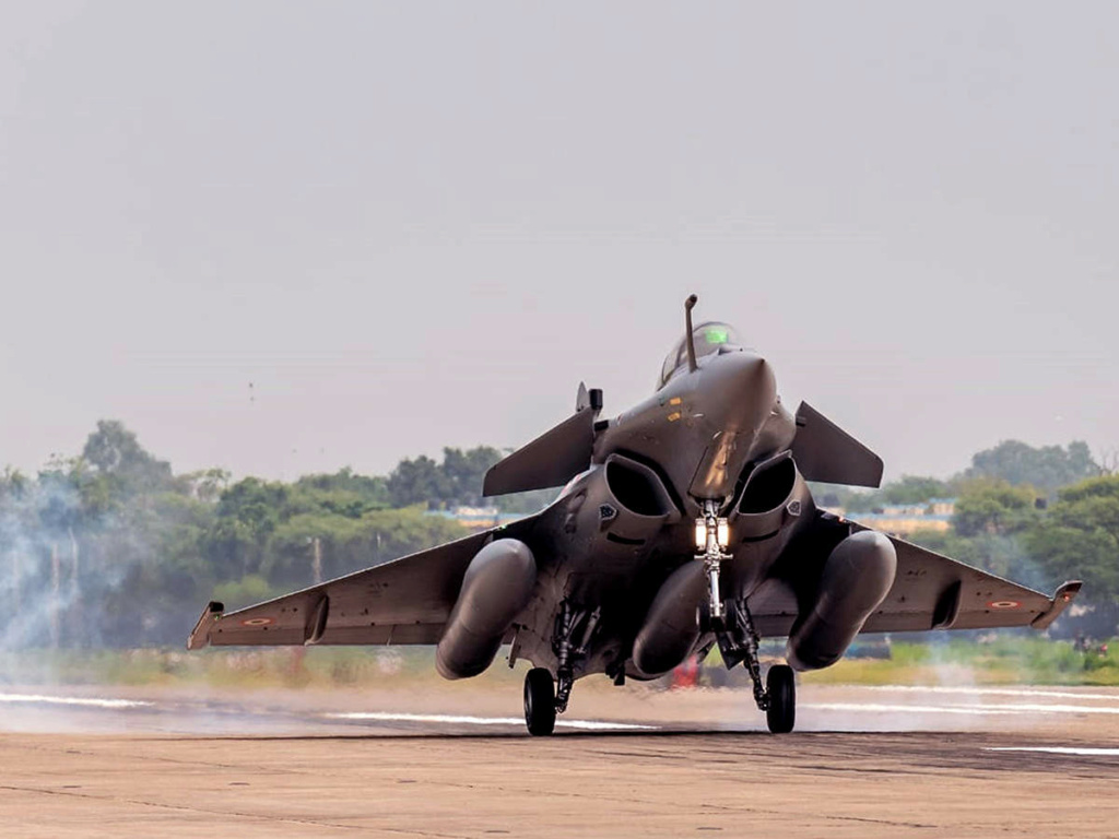 فرنسا نصحت بإبقاء الفنيين ذوي الاصول الباكستانية بعيدًا عن مقاتلات Rafale Iaf-ra10 فرنسا نصحت بإبقاء الفنيين ذوي الاصول الباكستانية بعيدًا عن مقاتلات Rafale Iaf-ra10