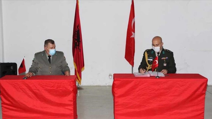 أنقرة تدعم جيش ألبانيا ببنادق مشاة تركية الصنع Thumbs13