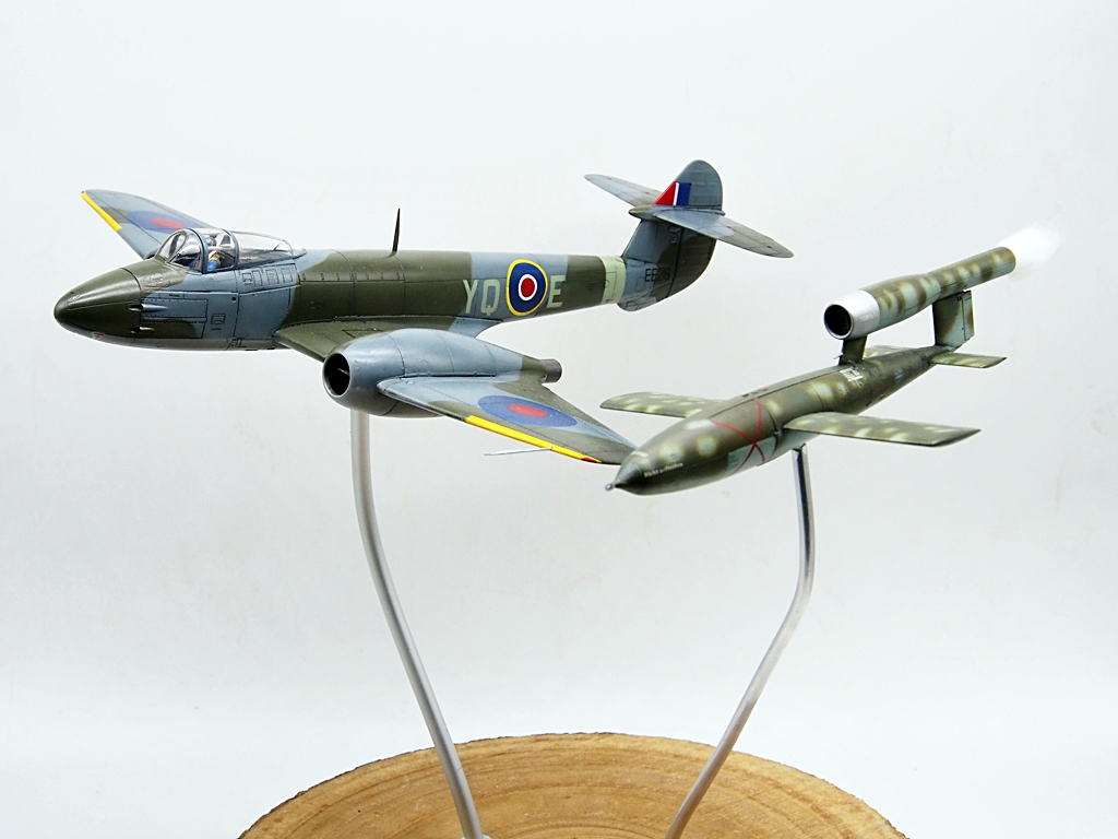 (VITRINE: c'est mieux voler en double) Meteor MK I Tamiya 1/48 Meteor77