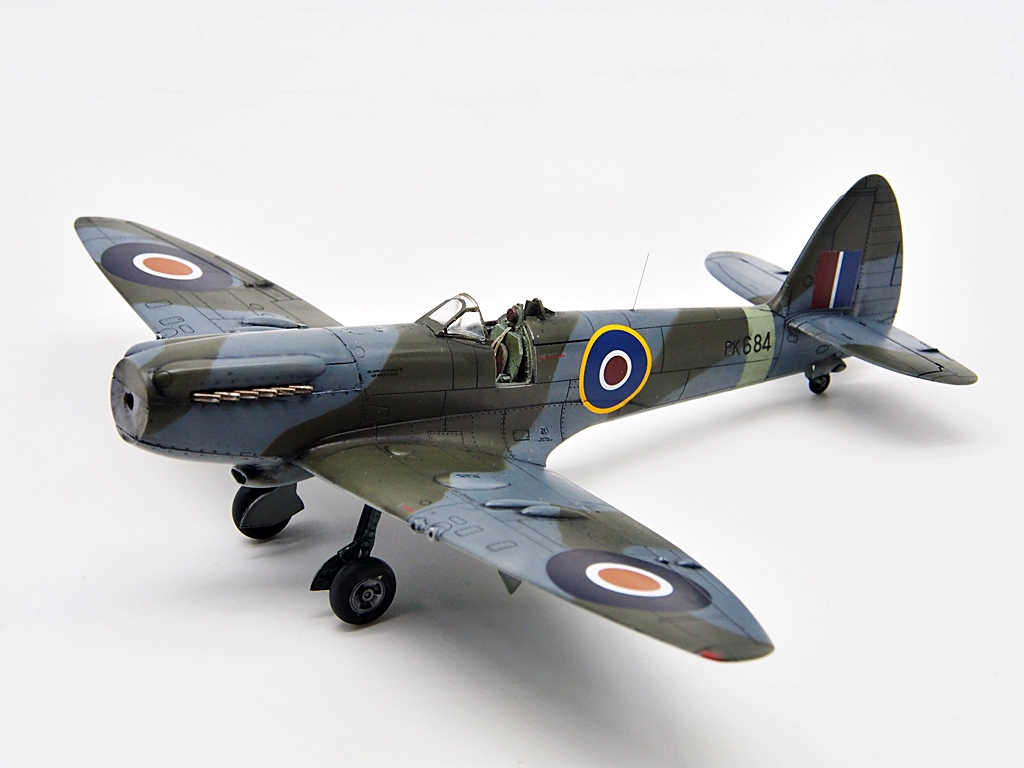 Spitfire MK 22 1/48 Eduard  - Page 2 Mk_22_30