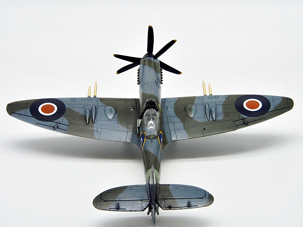 Spitfire MK 22 1/48 Eduard  - Page 3 Mk_22_35