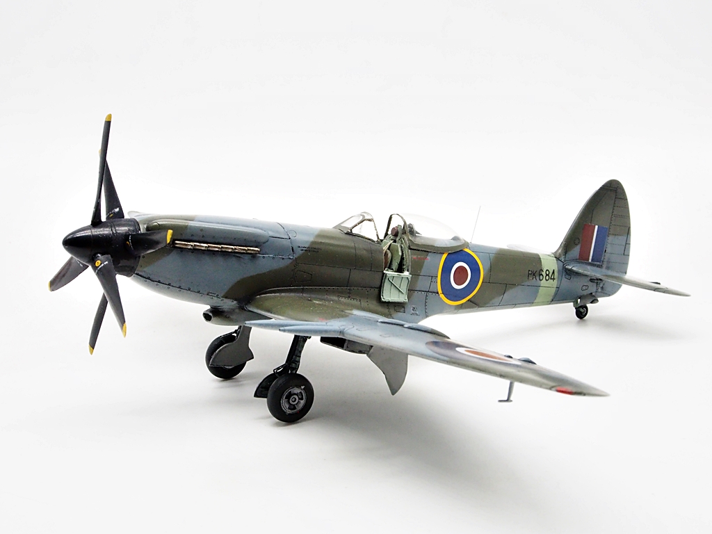 Spitfire MK 22 1/48 Eduard plus plein d'autres choses  Mk_22_39