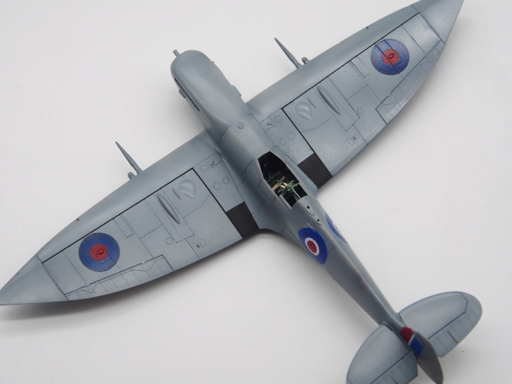 [GB OURSIN VORACE] un Spit de Cloclo  Spitfire MK VII Hasegawa 1/48 - Page 4 P1010703