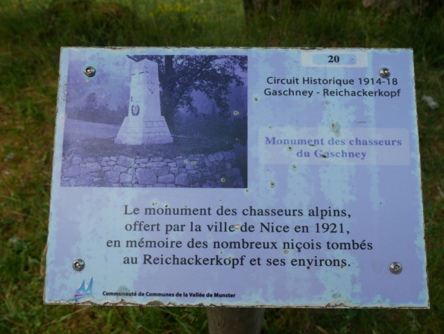 [ Histoires et histoire ] Monuments aux morts originaux Français Tome 2 - Page 30 P1000810