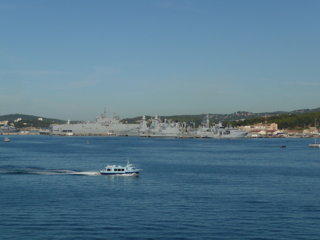 [Les Ports Militaires de Métropole] Visite de la rade de Toulon - Page 15 P1070814