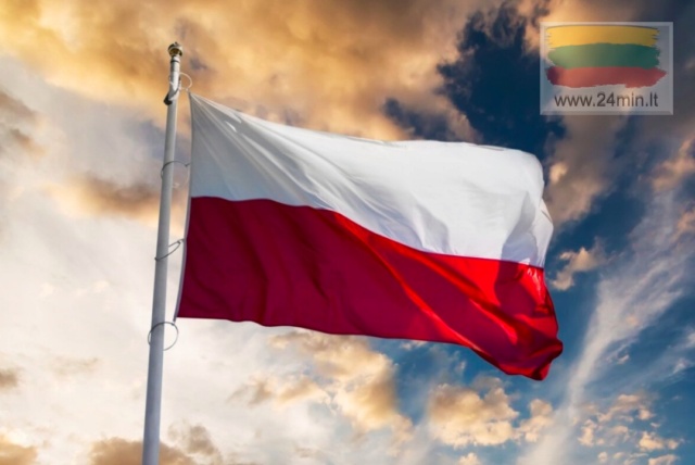 Lietuvos pareigūnai neskiria kaimyninės šalies vėliavos nuo Tarybų Sąjungos vėliavos Image010