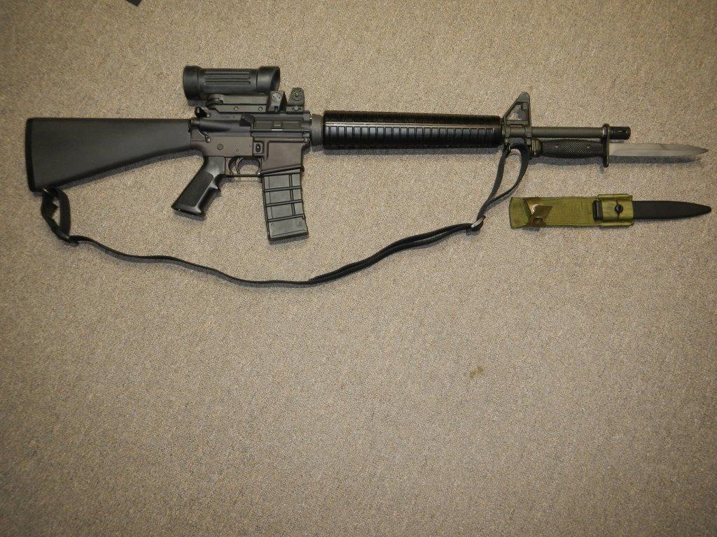 Clone du fusil C7A1 canadien 5,56 mm (Diemaco / Colt Canada) 212