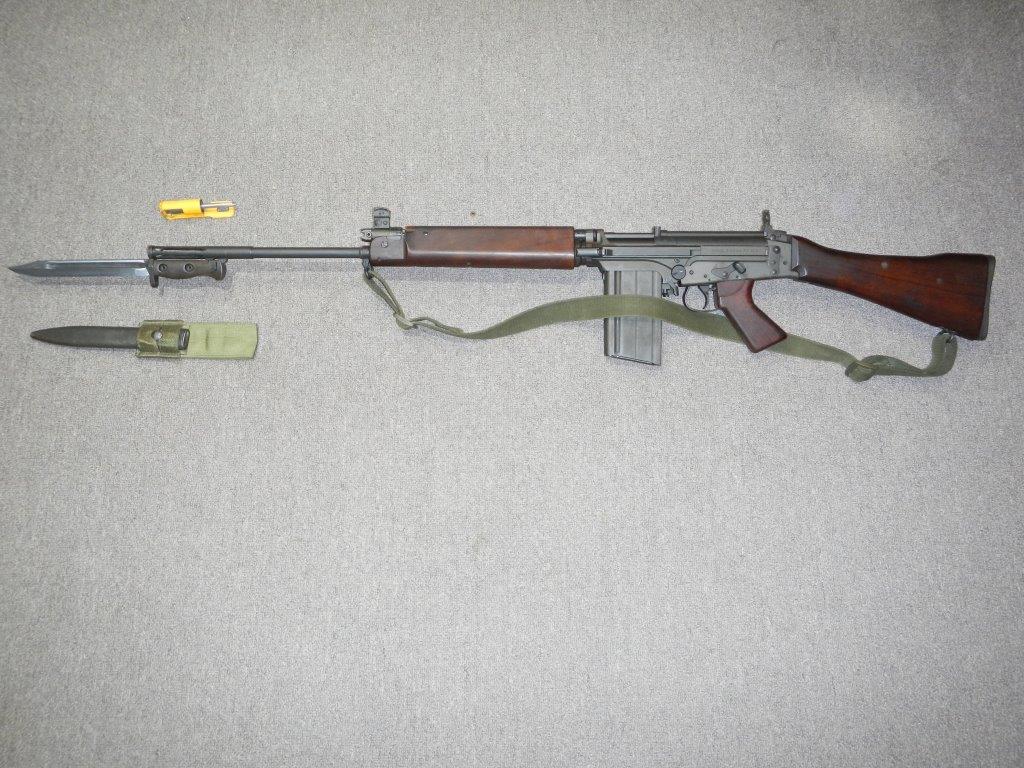 c1a1 - Fusil FN C1A1 du Canada - Page 2 327