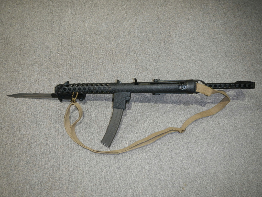 Sterling MK 4 Police Carbine Dscn5530