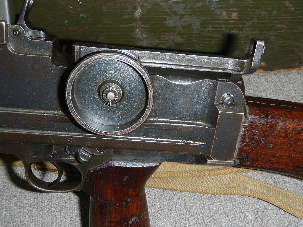 Le fusil-mitrailleur BREN MK I fabriqué au Canada par la Compagnie John Inglis Dscn5918