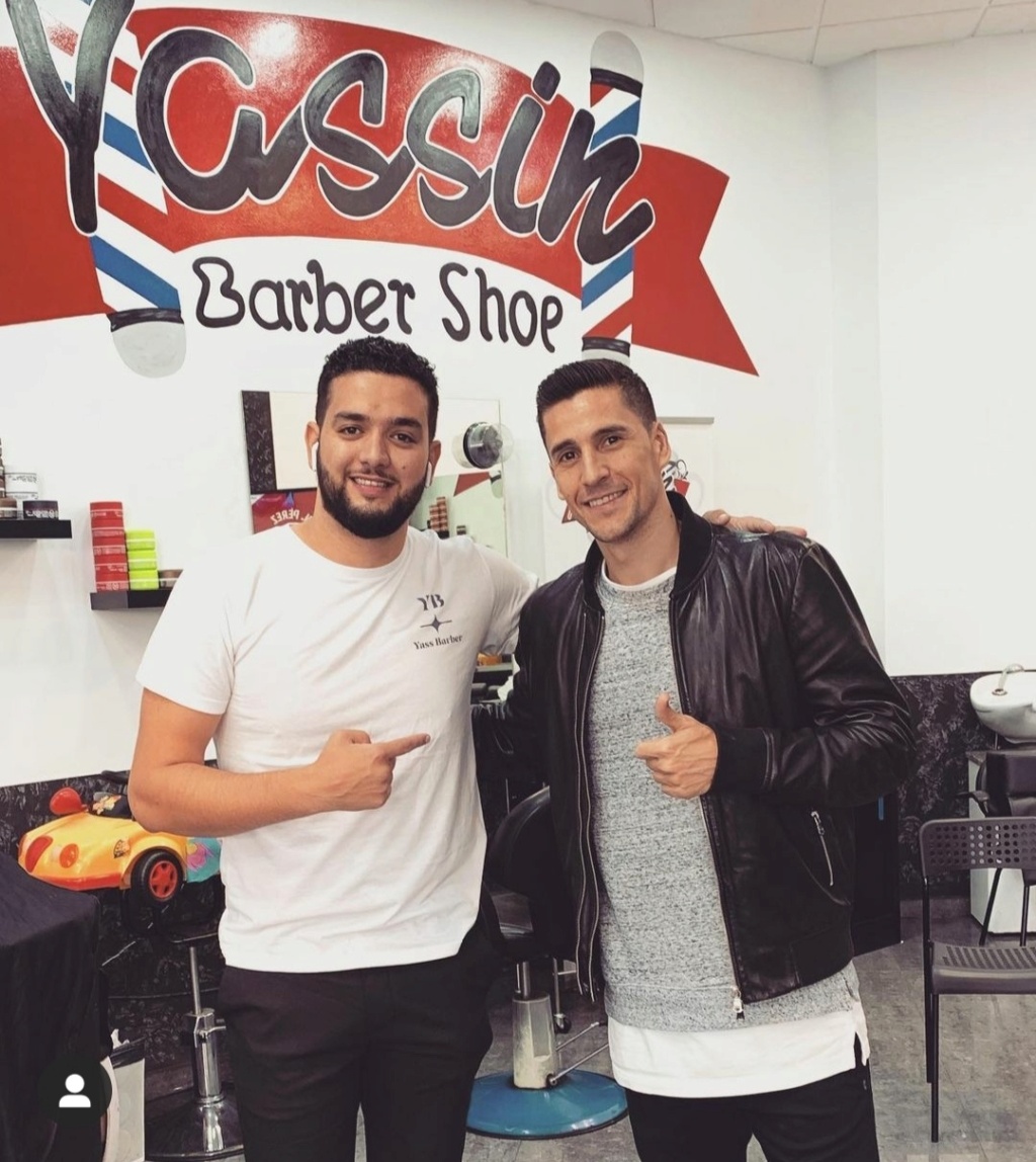 ¿Cuánto mide el peluquero Yassin Barbershop? - Altura Img_1504