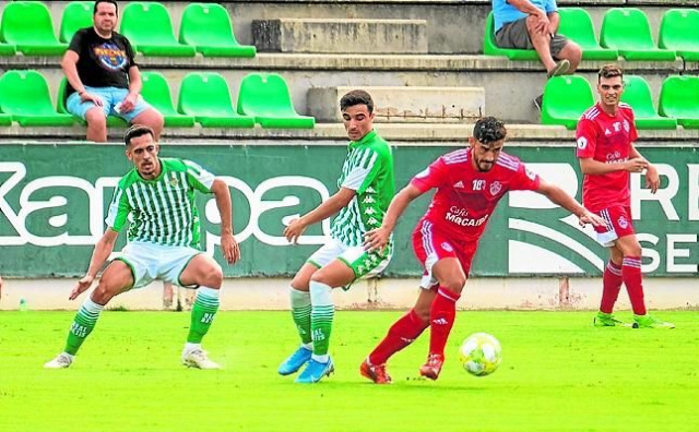 El Ceuta saca pecho pero no es suficiente para ganar al Betis Image215