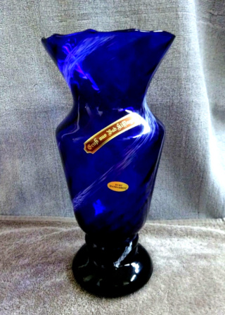 vase verre bleu décor moucheté blanc Scree121