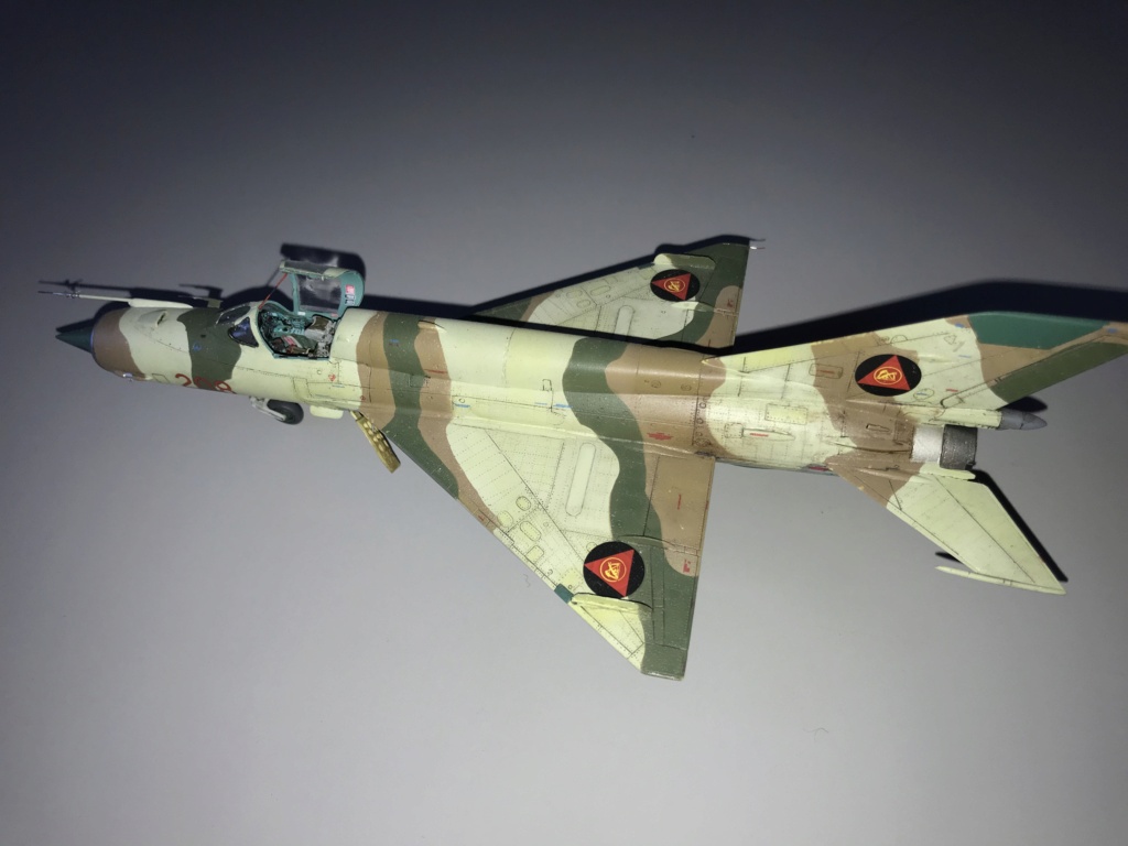 [RV AIRCRAFT] MIKOYAN-GUREVITCH MiG-21Bis Réf 72044 Img_1331