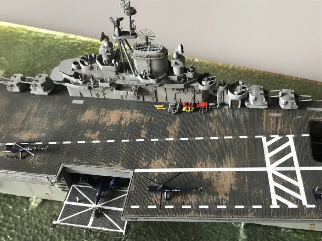 [DRAGON] Porte-avions CV 36 USS ANTIETAM 1/700ème Réf 7064 Img_2413