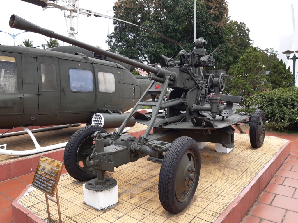 Musée Ho Chi Minh Da Nang : armes lourdes  Al_ant10