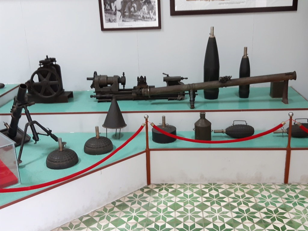 Musée Ho Chi Minh Da Nang : armes légères Viet410