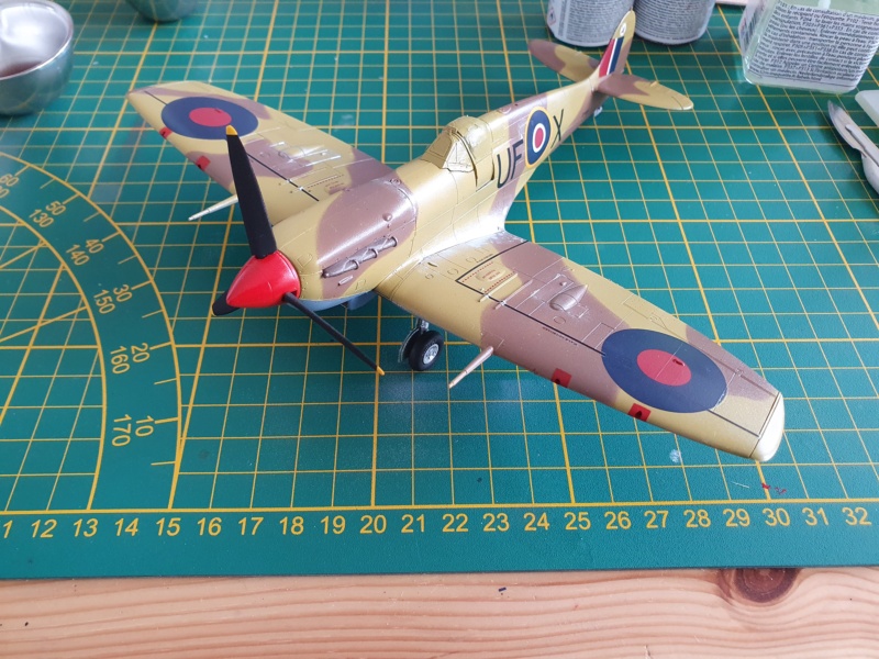 [Tamiya] 1/48 - Supermarine Spifire Mk.Vb trop.  - Page 5 20210153